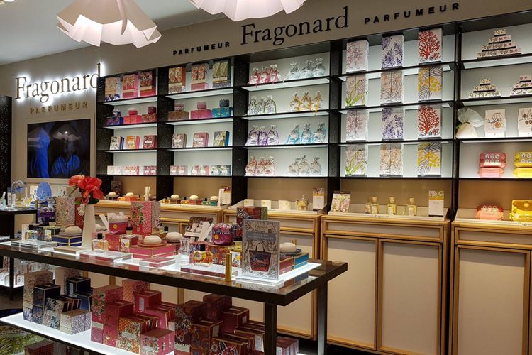 Poznávací zájezd do Paříže - obchod v muzeu parfémů Fragonard, originální francouzská značka vůní